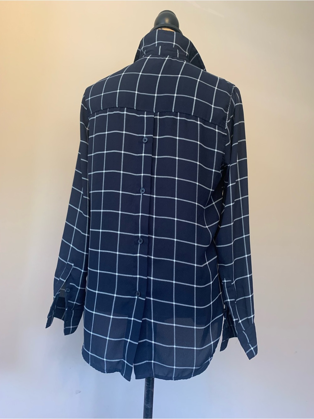 BANANA REPUBLIC 100% poly Dillon classic windowpane navy blouse size Small VGUC+ - Picture 2 of 9